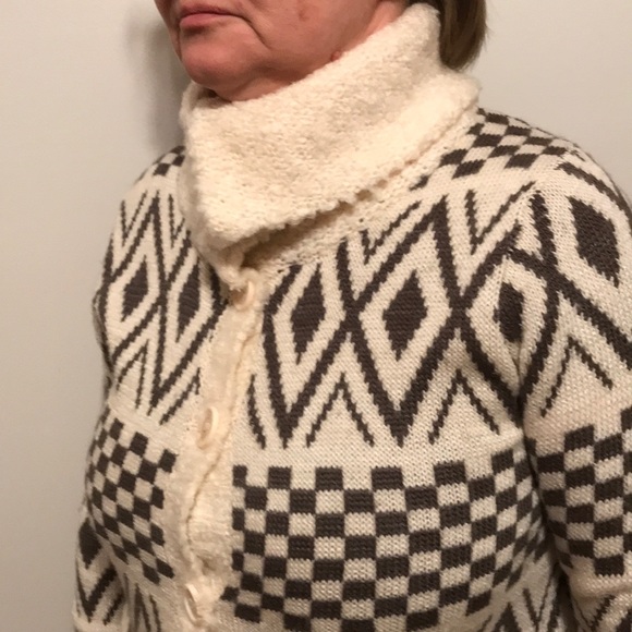 Forever 21 cardigan. Size M - Picture 2 of 5